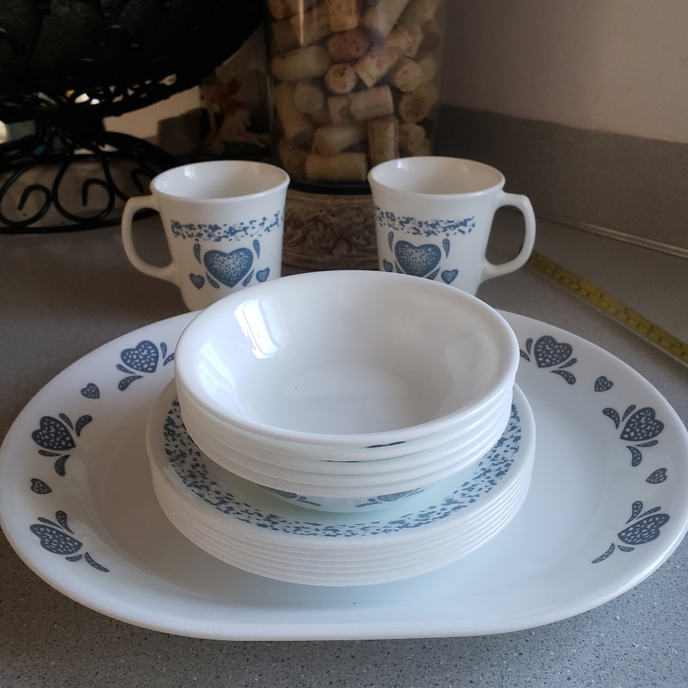 Corelle dinnerware. - Picture 6 of 6